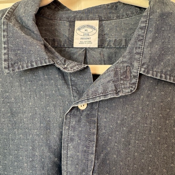 Brooks Brother’s Men's Blue Regent Button-Up Shirt - Picture 2 of 4